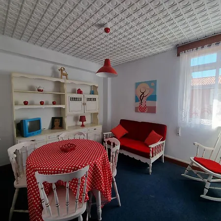 アパート El Piso De Berta ア・コルーニャ